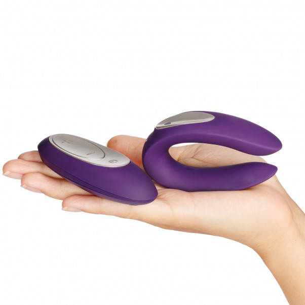 Satisfyer Double Plus Vibromasseur Télécommandé pour Couples Image du produit avec des mains 50