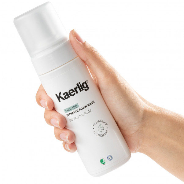 Kaerlig Nettoyant Mousse Intime Bio 150 ml Image du produit avec des mains 2