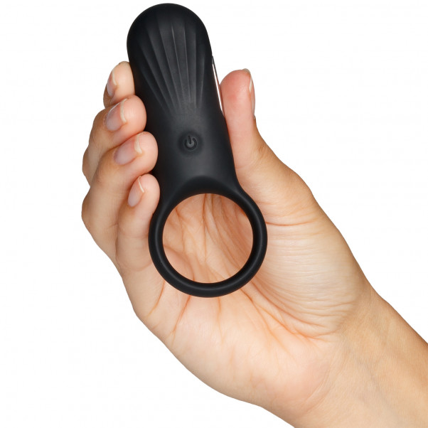 Sinful Come Together Anneau Masculin Vibrant Rechargeable Image du produit avec des mains 50