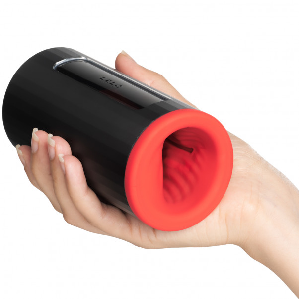 LELO F1S V2 Red Pleasure Console Masturbateur Image du produit avec des mains 50