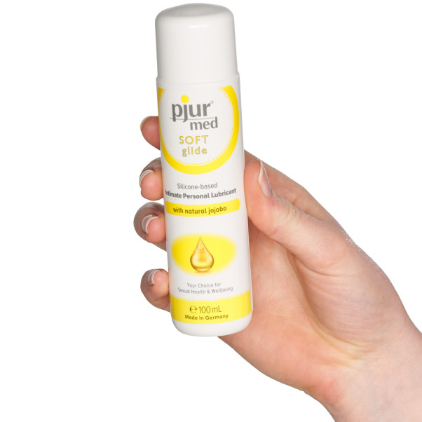 Pjur MED Soft Glide Lubrifiant à base de Silicone 100 ml Image du produit avec des mains 50