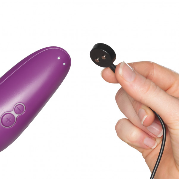 Womanizer Starlet 3 Stimulateur Clitoridien Image du produit avec des mains 51