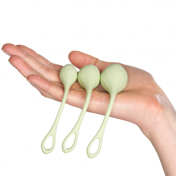 Satisfyer Yoni Power 2 Ensemble Boules Geisha Kegel Image du produit avec des mains 50