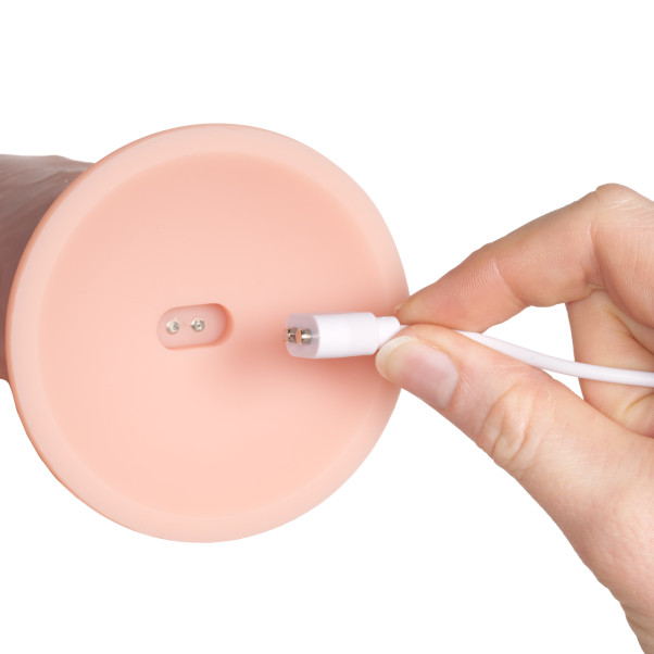 King Cock Elite Dual Density Gode Vibrant Télécommandé 25 cm Image du produit avec des mains 52