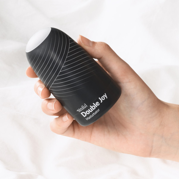 Sinful Double Joy Masturbateur Image du produit avec des mains 50