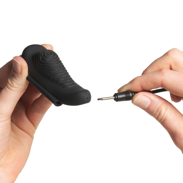 GoGasm Vibromasseur Télécommandé pour Culotte Image du produit avec des mains 52