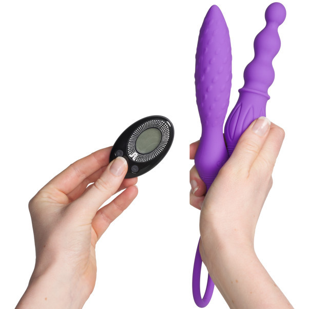 Adrien Lastic 2X Vibromasseur à Double Extrémité Télécommandé Image du produit avec des mains 51
