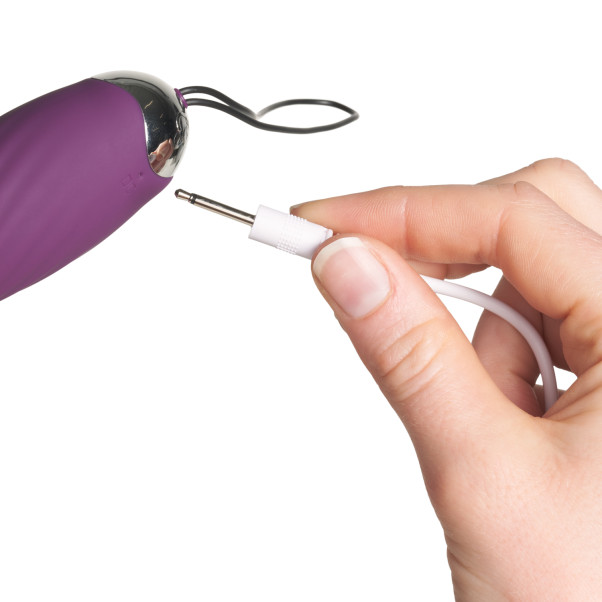 Toy Joy Knock Knock Eggstravagant Oeuf Pulsateur Télécommandé Image du produit avec des mains 52