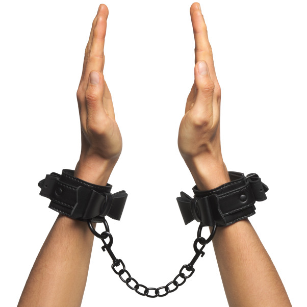 Sportsheets Sincerely Menottes Nœud Papillon Image du produit avec des mains 50