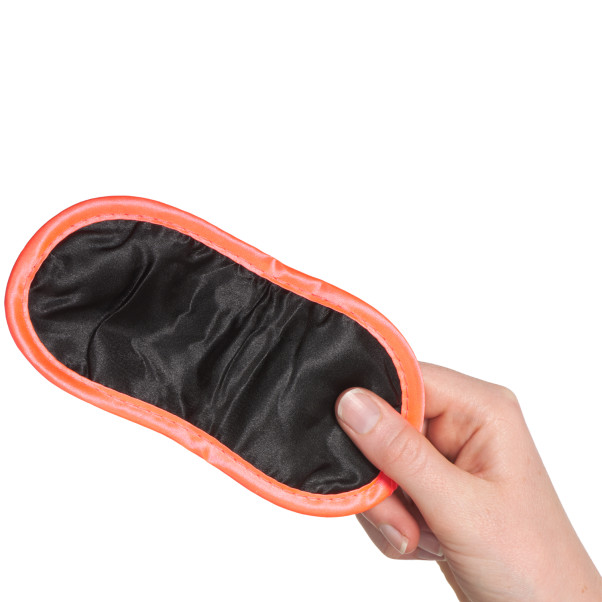 Tease & Please TouchMe Jeu de Cartes Romantique Pour Couples Image du produit avec des mains 53