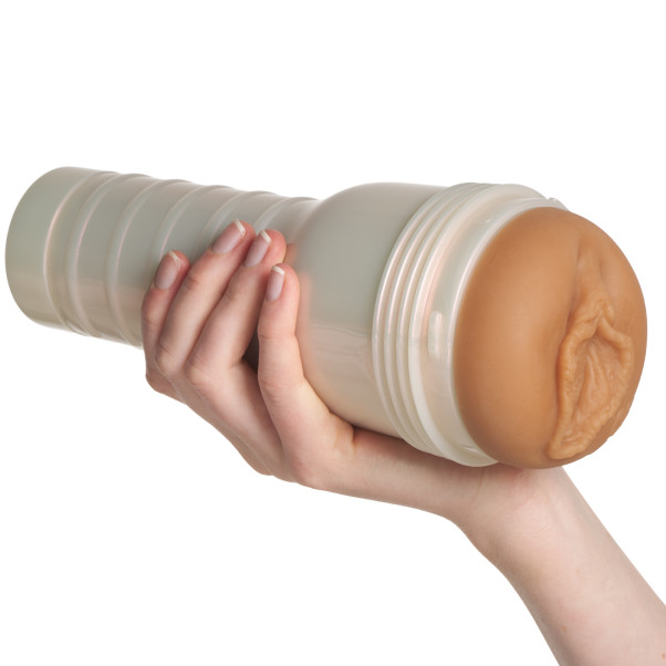 Fleshlight Girls Eliza Ibarra Vagina Masturbateur Image du produit avec des mains 50