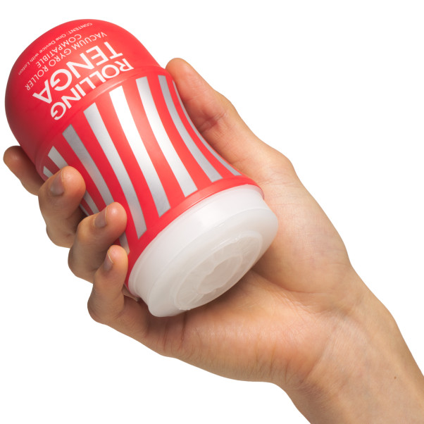 TENGA Rolling Gyro Regular Vacuum Cup Masturbateur Image du produit avec des mains 50