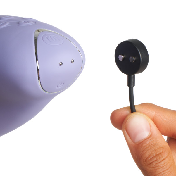 Womanizer Duo 2 Stimulateur Clitoridien et Point G Image du produit avec des mains 51