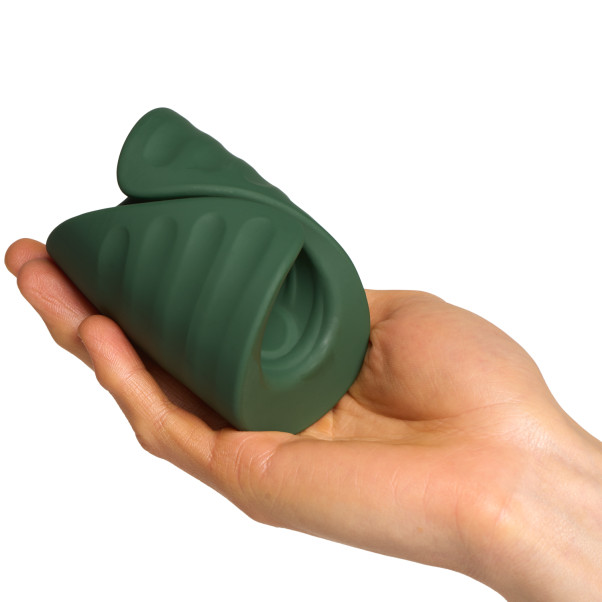 Sinful Power Grip Masturbateur Rechargeable pour Hommes Image du produit avec des mains 50