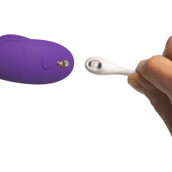 We-Vibe Sync 2 Vibromasseur pour Couples Connecté et Télécommandé Image du produit avec des mains 52