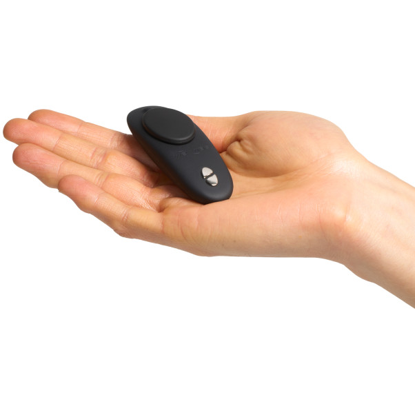 We-Vibe Moxie+ Vibromasseur pour Culotte Télécommandé Image du produit avec des mains 50