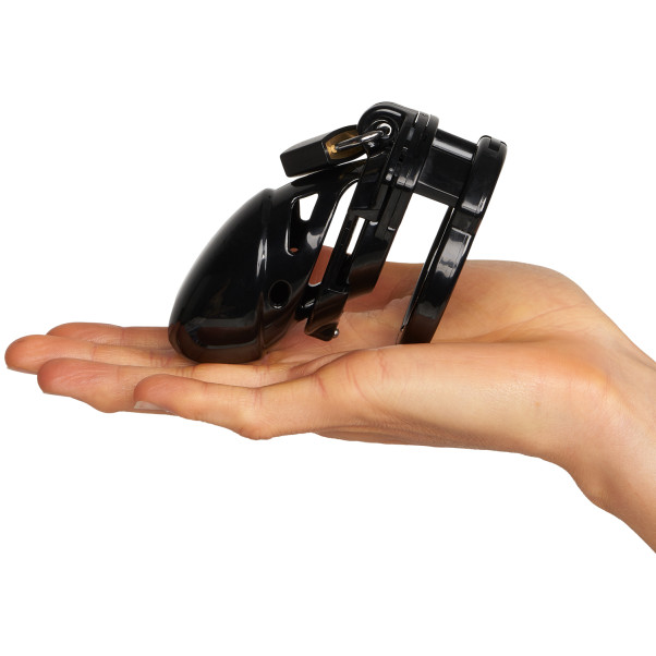 The Vice Cage de Chasteté Noire Image du produit avec des mains 50