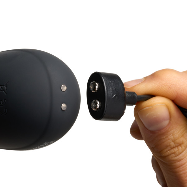 Satisfyer Pro 2 Generation 3 Liquid Air Stimulateur Clitoridien Connecté à une Application Noir Image du produit avec des mains 51