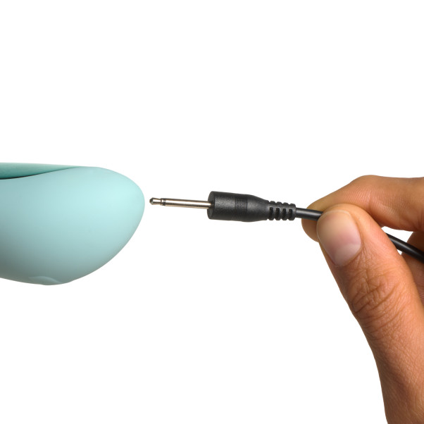 Kiiroo Onyx+ & Pearl2+ Ensemble Vibromasseurs pour Couple Image du produit avec des mains 51