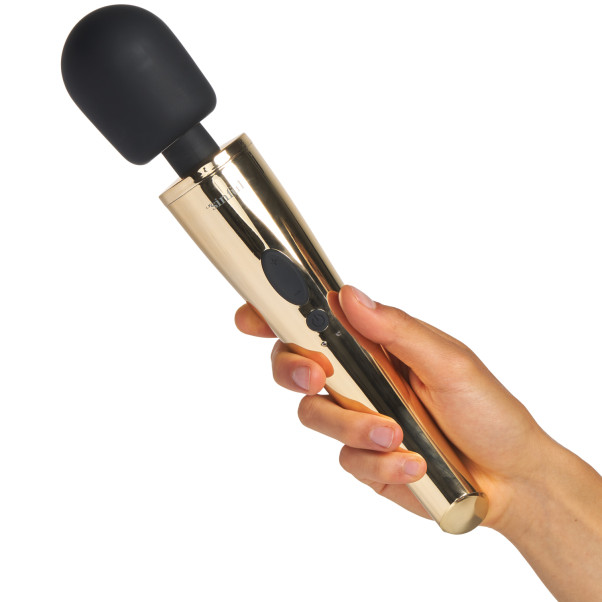 Sinful Luxy Gold Vibromasseur Magic Wand Extra Puissant Image du produit avec des mains 50
