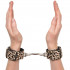 baseks Kit de Bondage Coquin Léopard - 6 pièces Image du produit avec des mains 50
