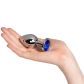 Sinful Blue Jewel Plug Anal en Acier Medium Image du produit avec des mains 51