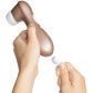 Satisfyer Pro 2 Next Generation Stimulateur Clitoridien Image du produit avec des mains 8